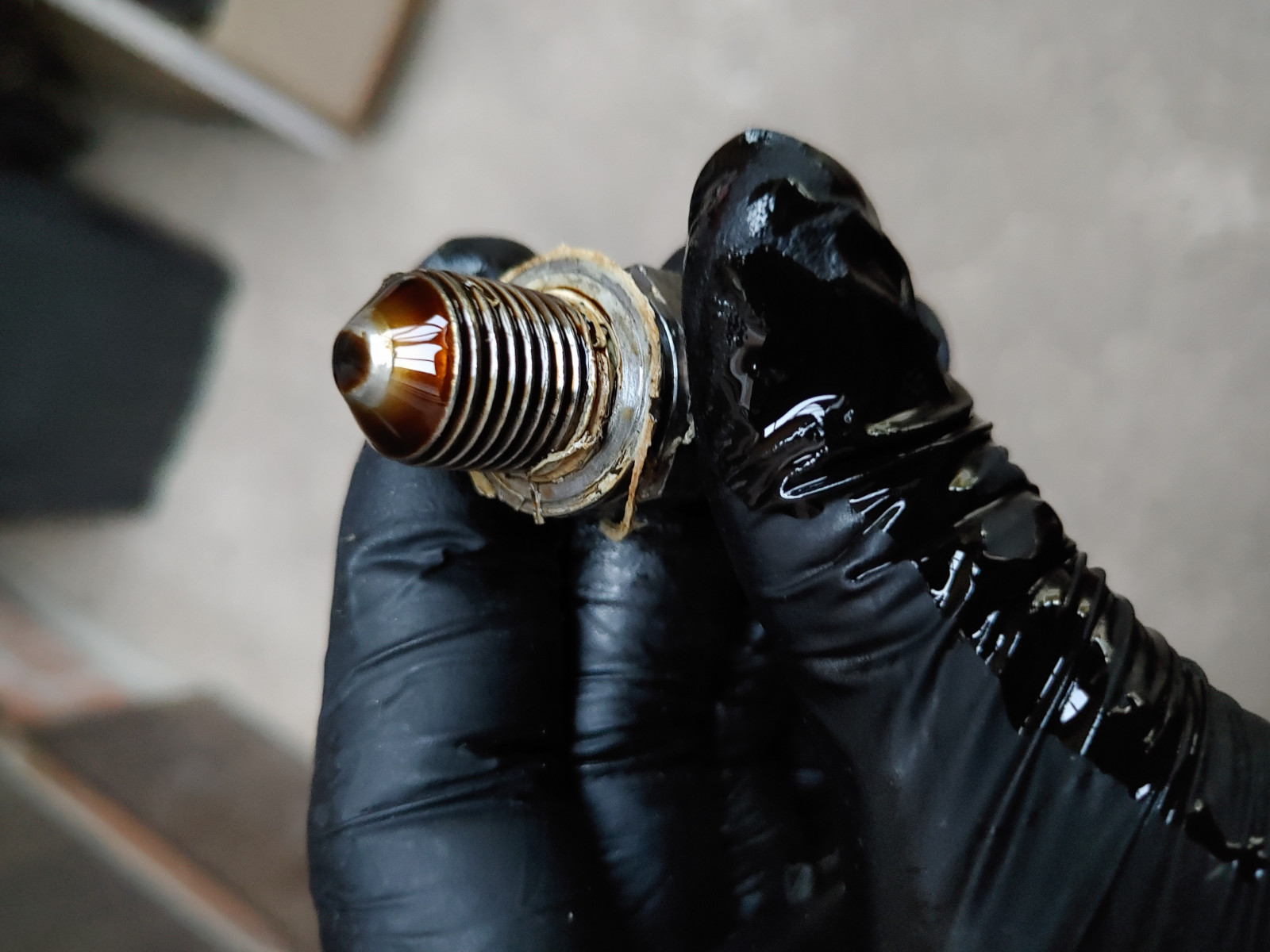 Dichtmittel an Ölablasschraube?