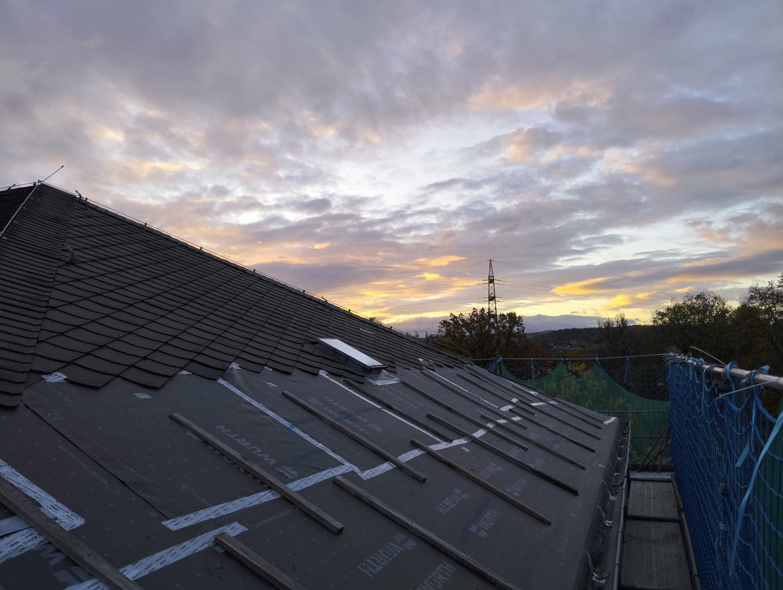 Der Schrottplatz - Spiegelsymmetrisch des Showrooms