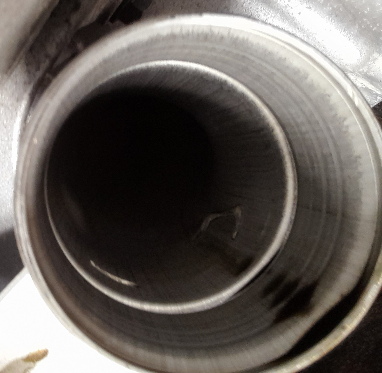 S90 D4 Puffgeräusch und Schildkrötensymbol mit Langsamfahrt