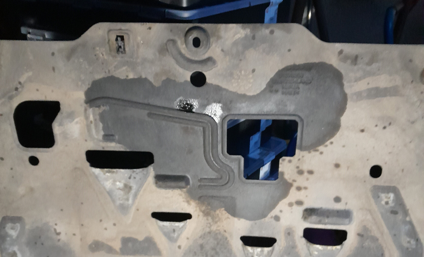 S90 D4 Puffgeräusch und Schildkrötensymbol mit Langsamfahrt