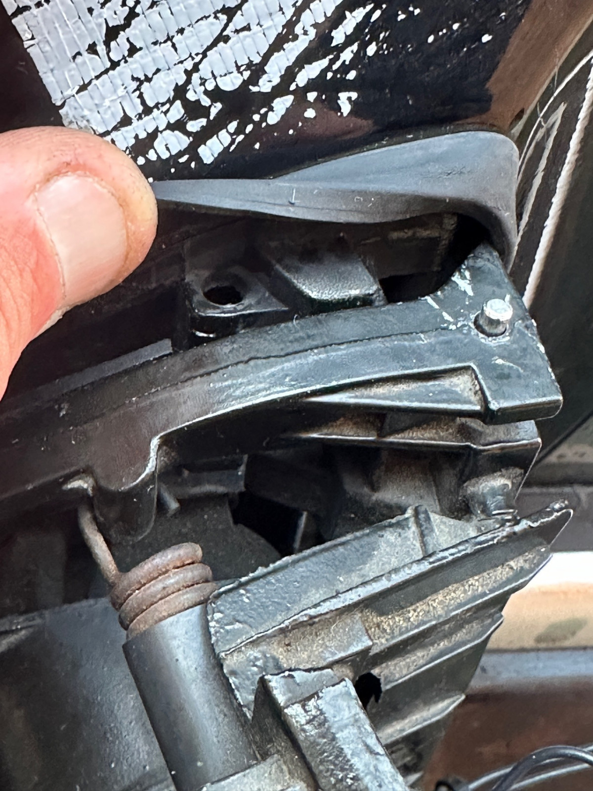 Klappbarer Außenspiegel locker nach Kabelbruch Reparatur