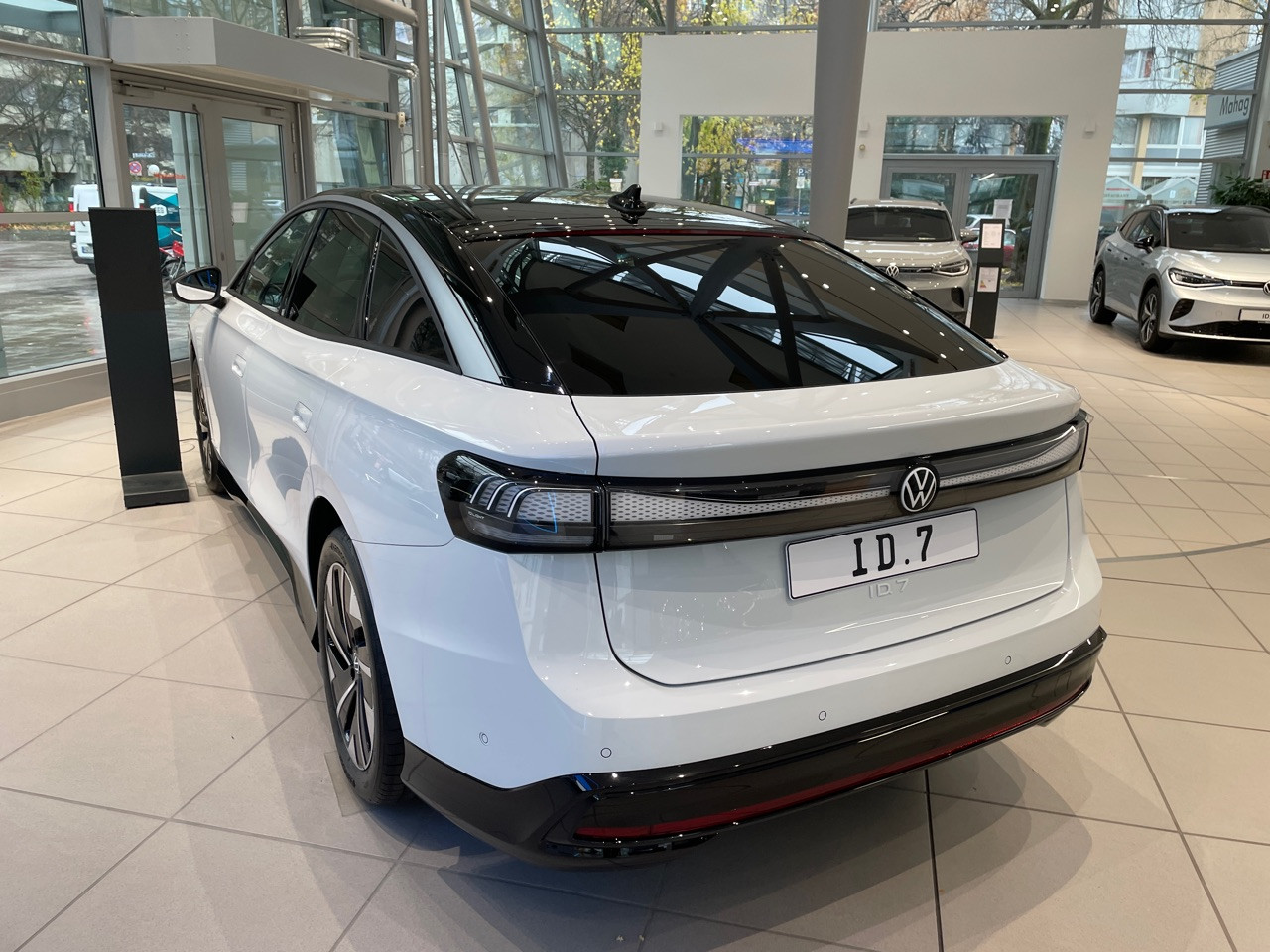 VW ID Space Vizzion/ID.7: Neuer Elektro-Passat kommt 2021