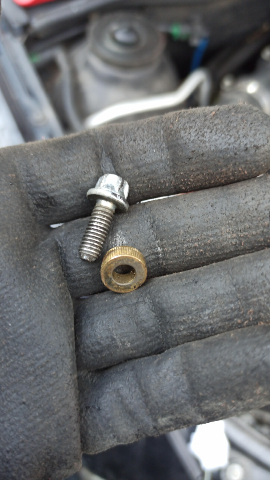 Riemenscheibe (?) Geräusch und Bewegung neben Motor