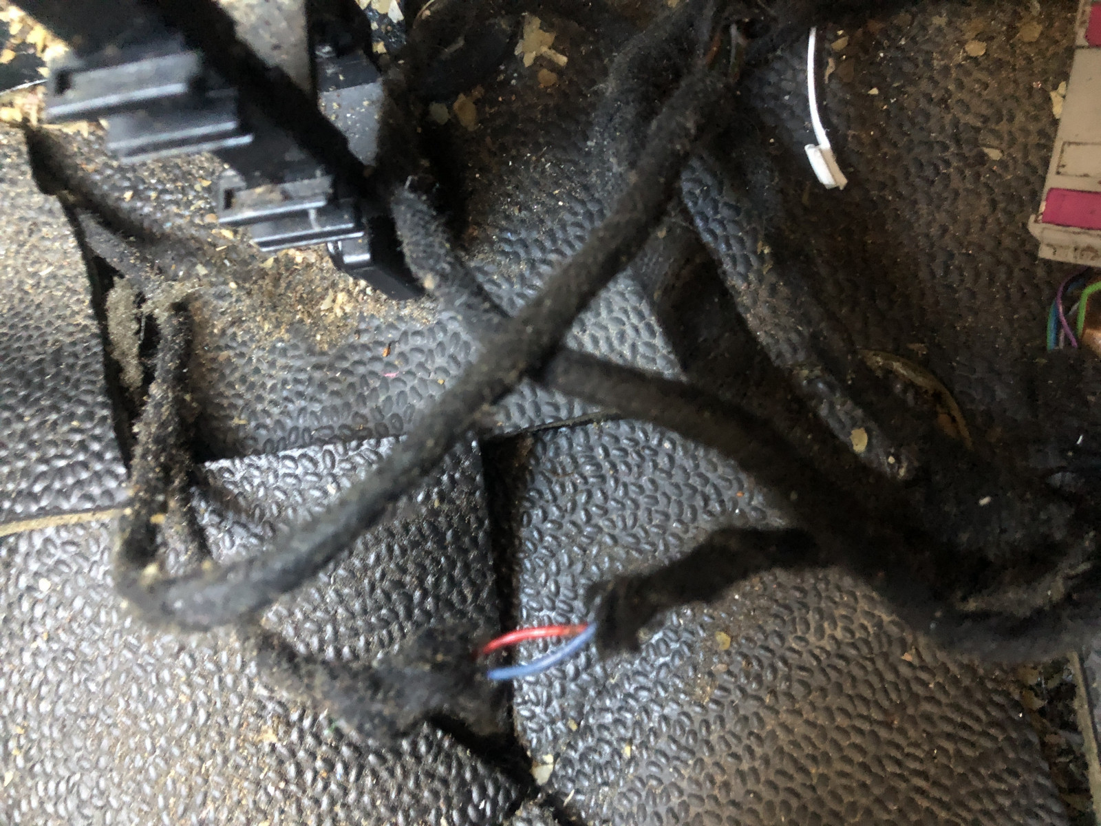 Gurtstraffer Fehler 655 (Wert Widerstand simulieren)