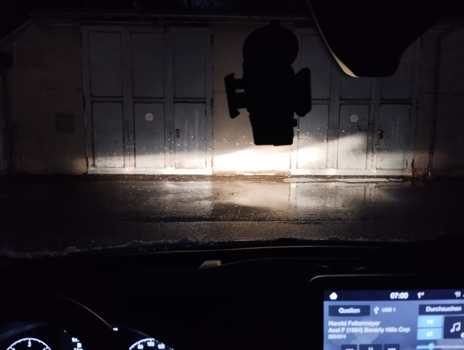 Der Schrottplatz - Spiegelsymmetrisch des Showrooms