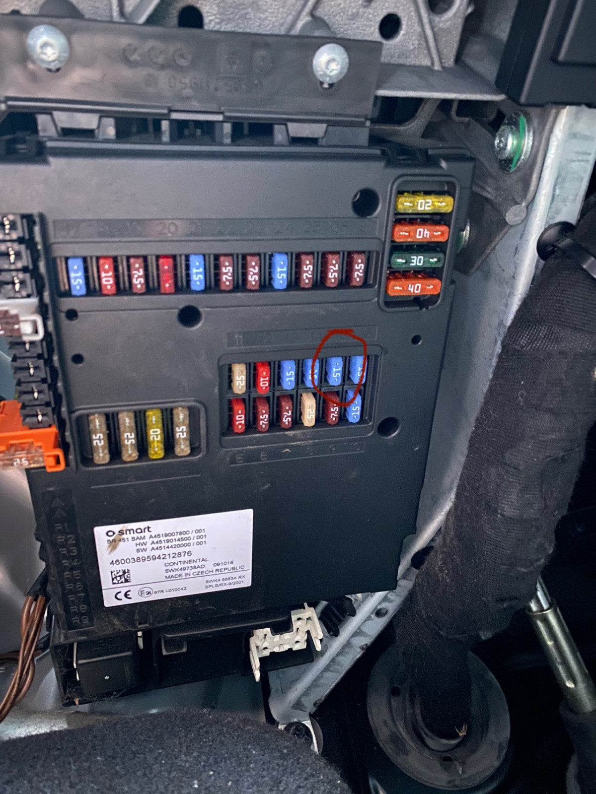 Smart 451 Störgeräusche vom Radio + Batterie