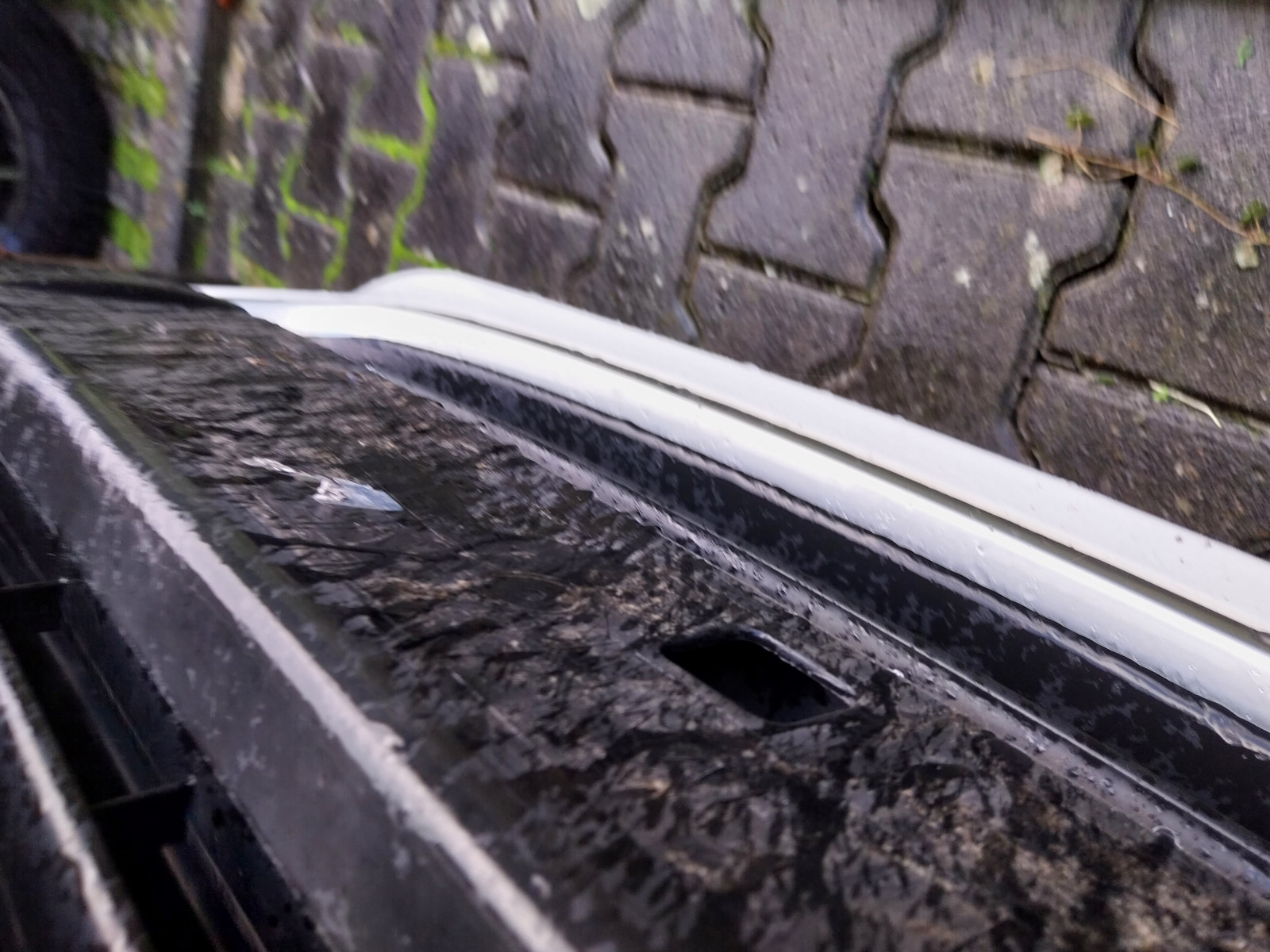 Peugeot 308 1.4 (2010-2012) / Nummerschild incl. Halterung eingedrückt, Überprüfung Airbagsensor