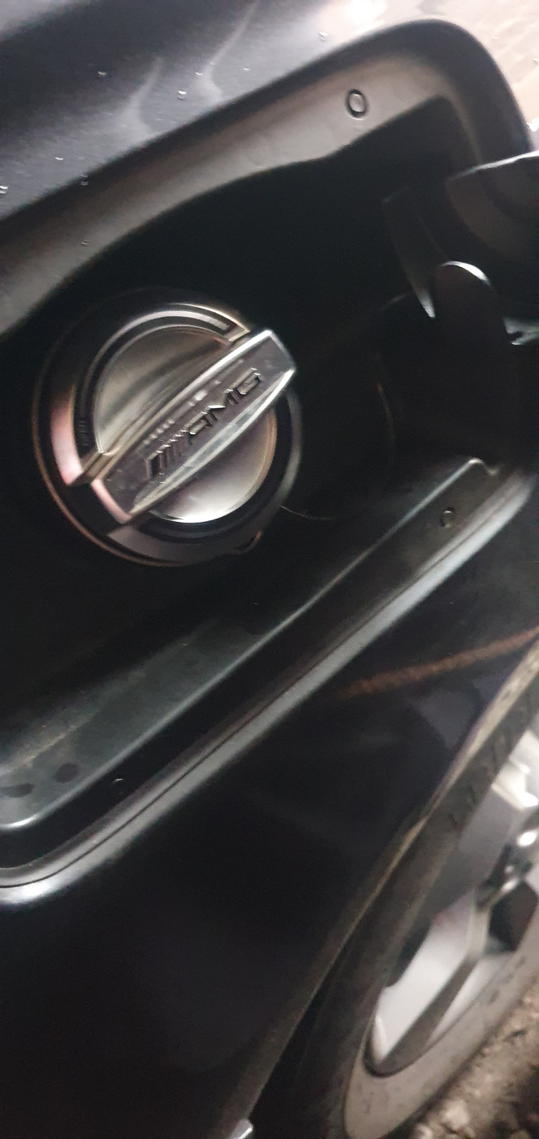Tankdeckel vom AMG Montiert