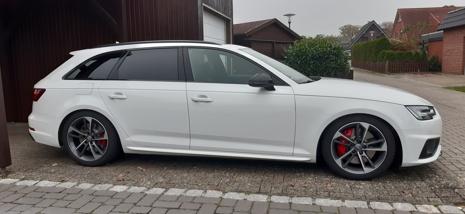 Audi A4 / S4 Alu Winter Räder 8W0601025DL 245/40/18 Pirelli