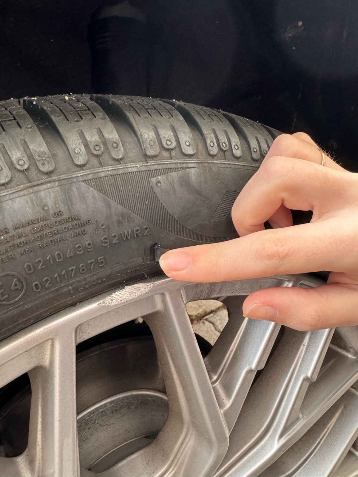 Reifen Bordsteinschaden