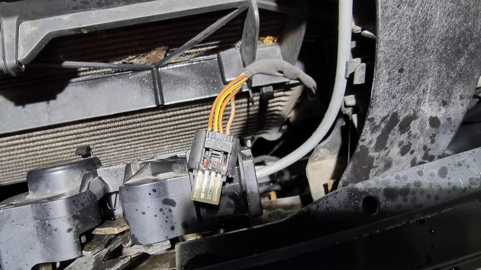 Warnmeldung "Motorhaube offen" obwohl geschlossen