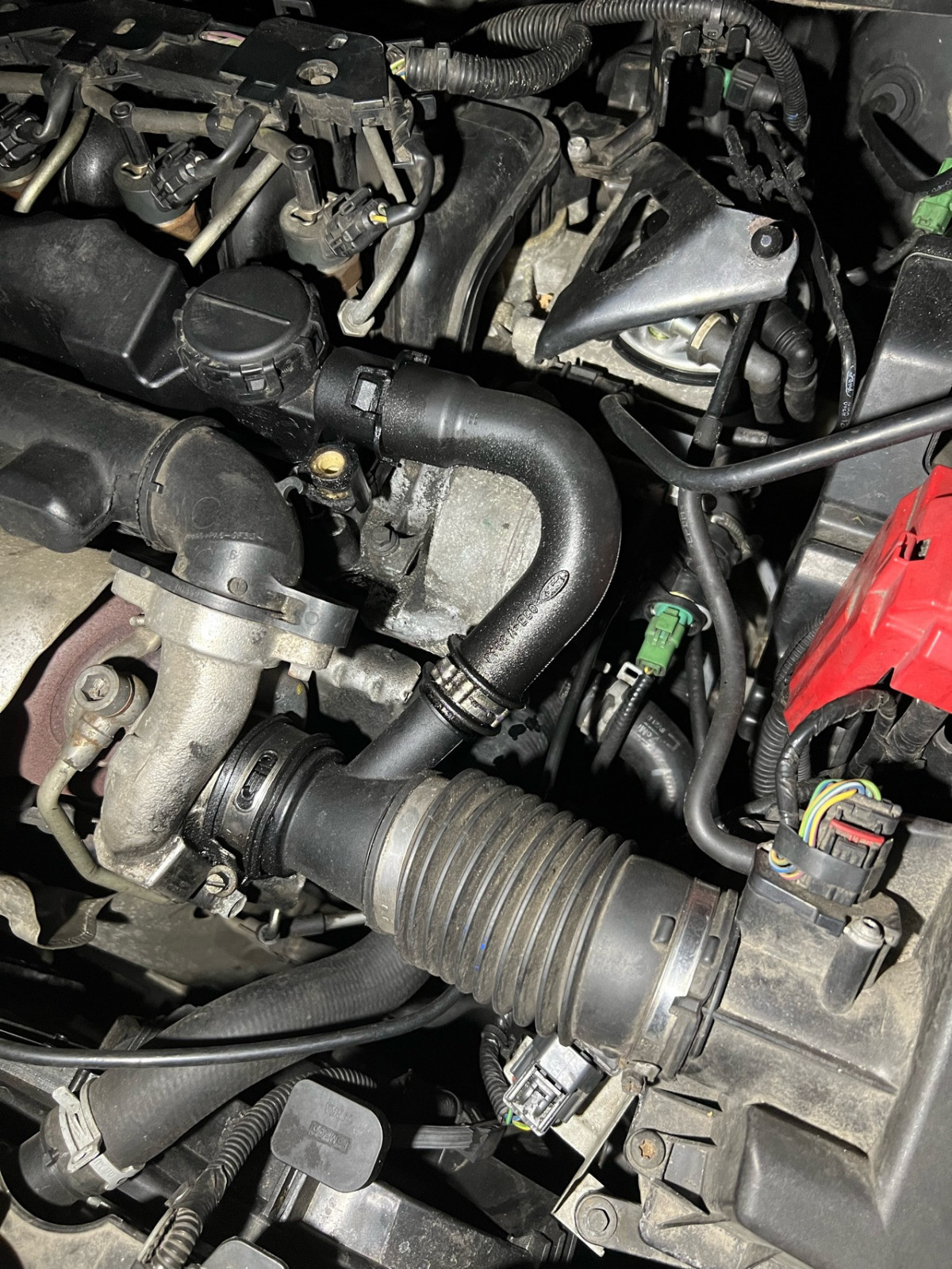 Öl tropft auf Wasserschlauch