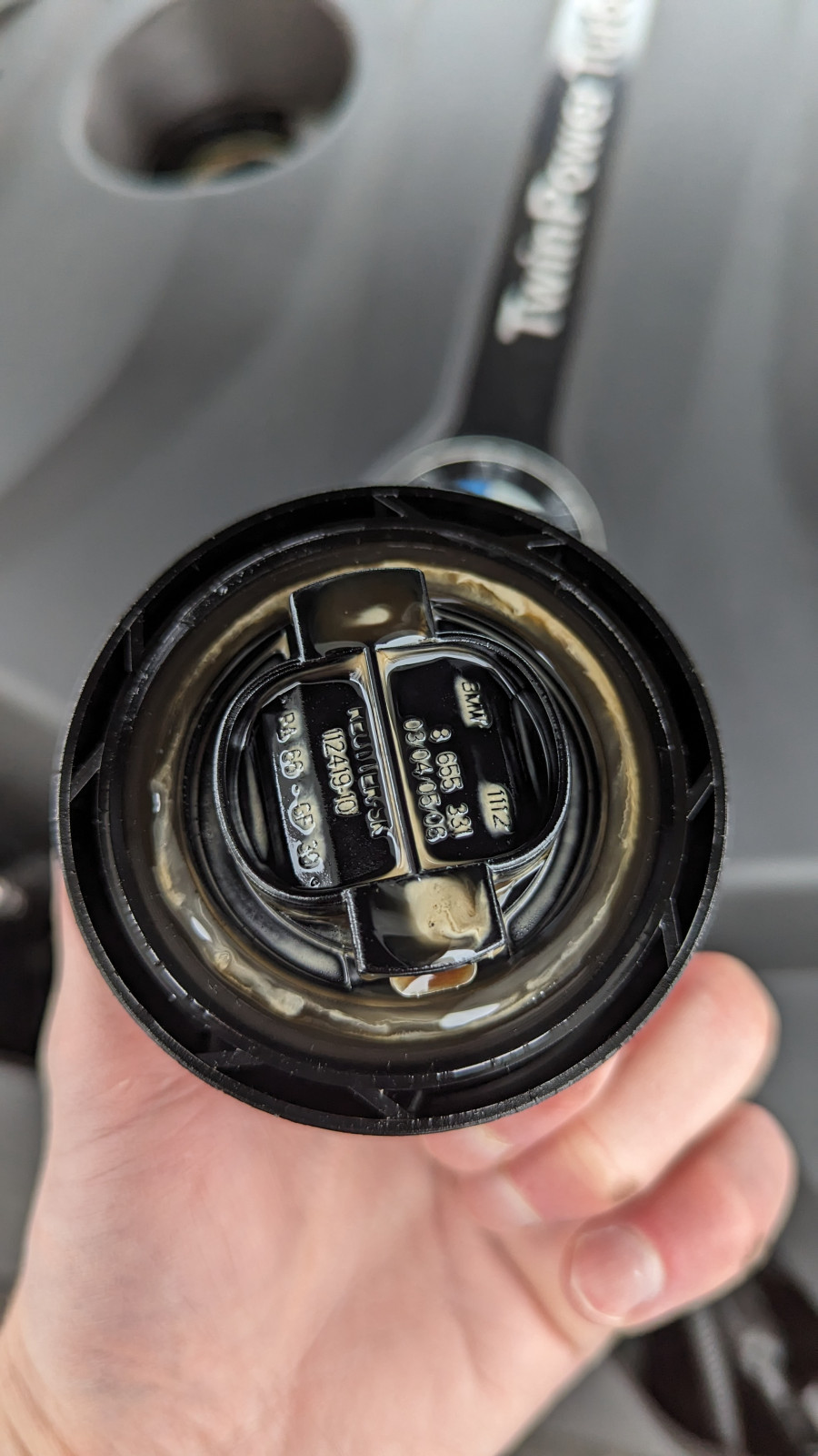 Weiße Ablagerungen Öldeckel M140i