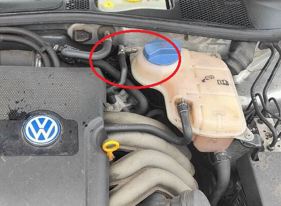 Ausgleichsbehälter Kühlmittel bei Benzinern ab BJ 2000 alle gleich?