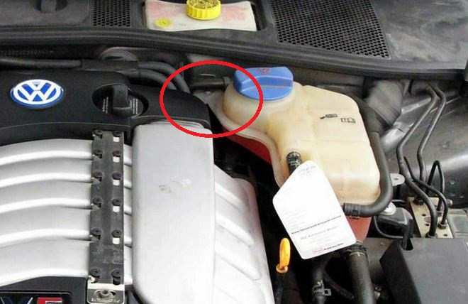 Ausgleichsbehälter Kühlmittel bei Benzinern ab BJ 2000 alle gleich?