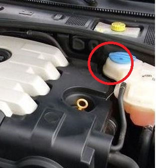 Ausgleichsbehälter Kühlmittel bei Benzinern ab BJ 2000 alle gleich?