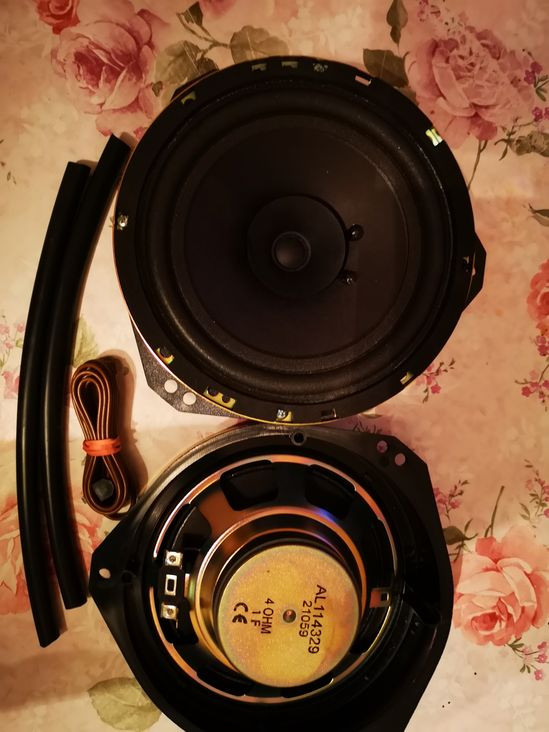 Gibt es Hochtöner die in den original Einbauplatz passen?