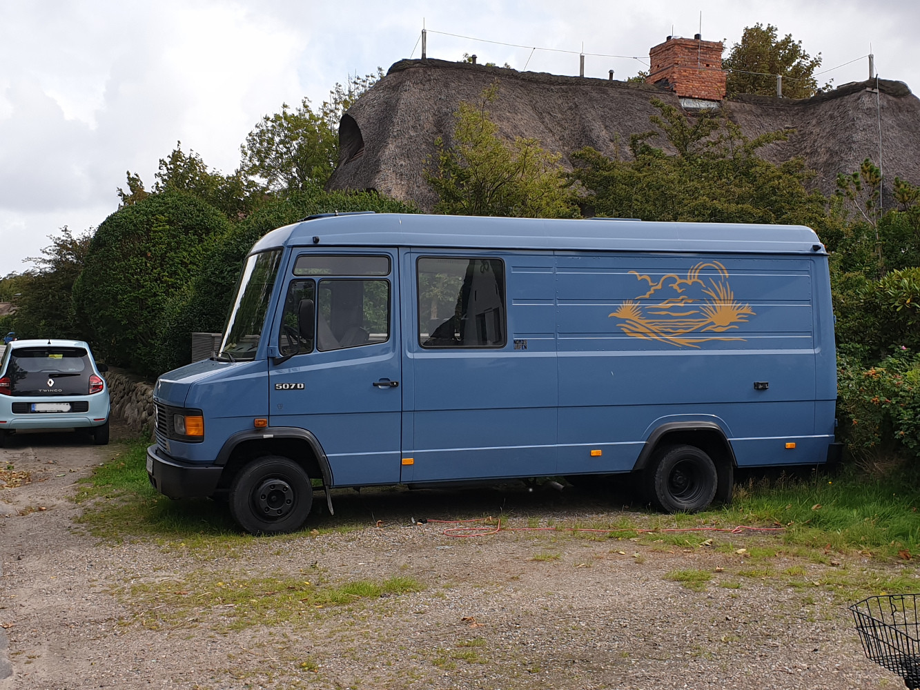Der Schrottplatz - Spiegelsymmetrisch des Showrooms