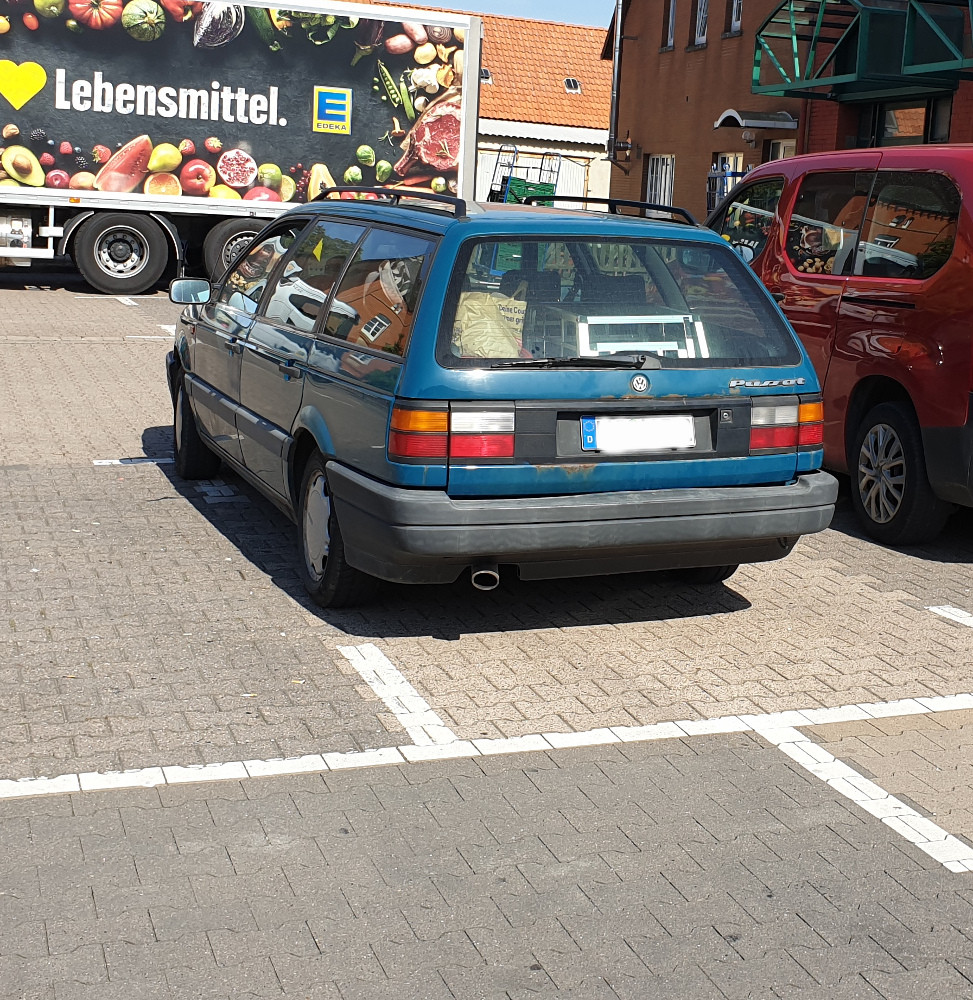 Der Schrottplatz - Spiegelsymmetrisch des Showrooms