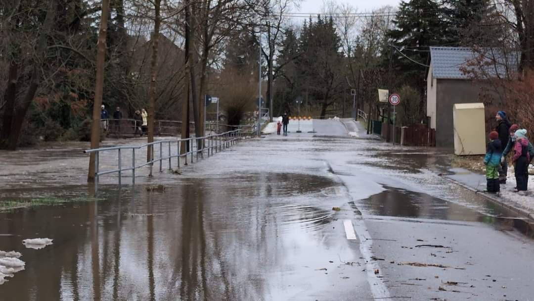Der Schrottplatz - Spiegelsymmetrisch des Showrooms