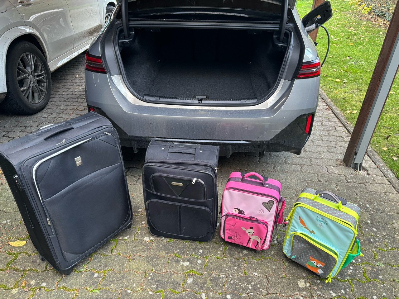 Kofferraum BMW i5 (G60)