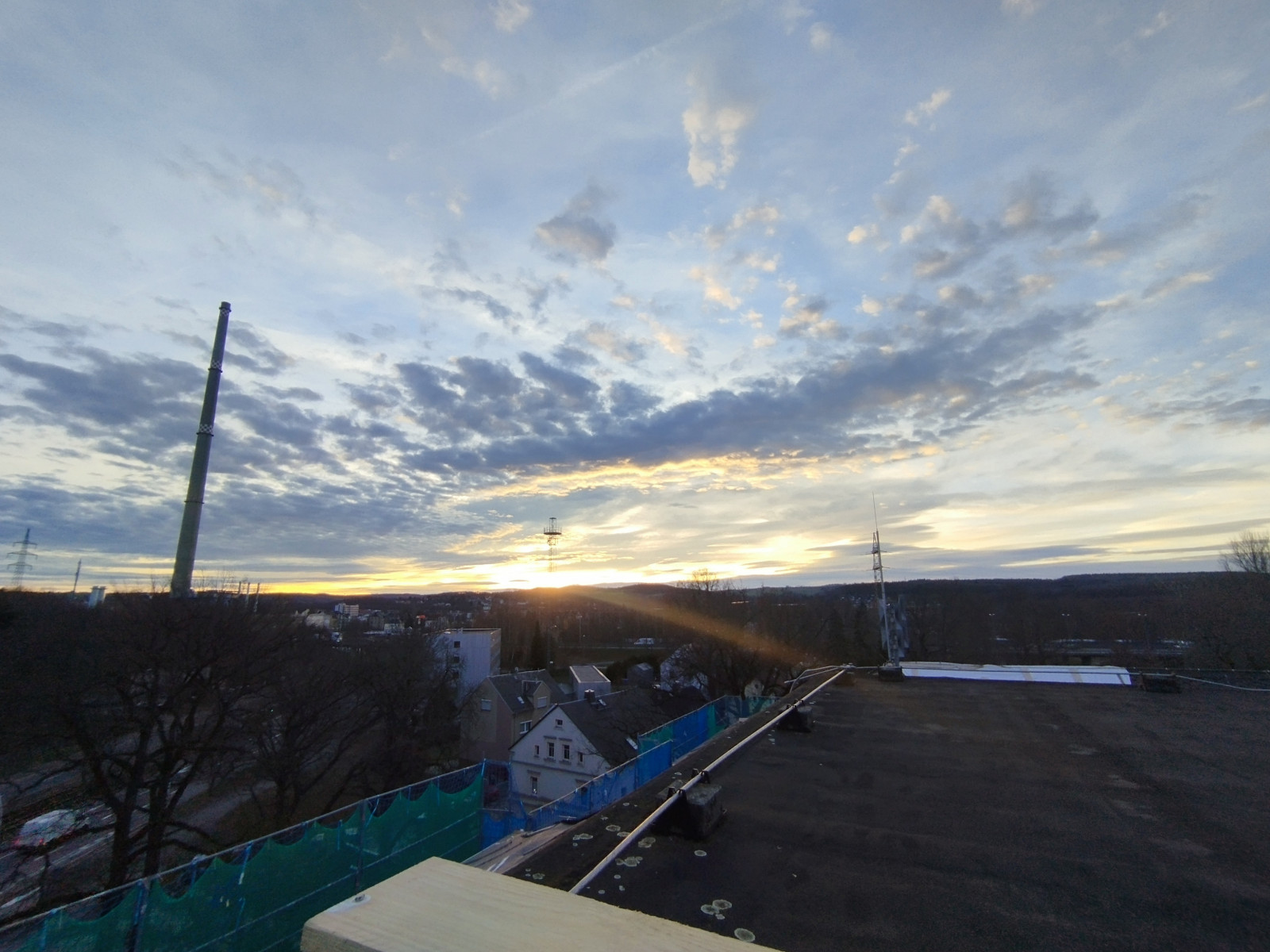 Der Schrottplatz - Spiegelsymmetrisch des Showrooms