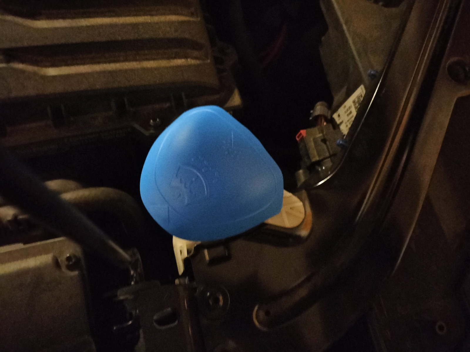 Wischwasserbehälter "cleverer" gemacht...