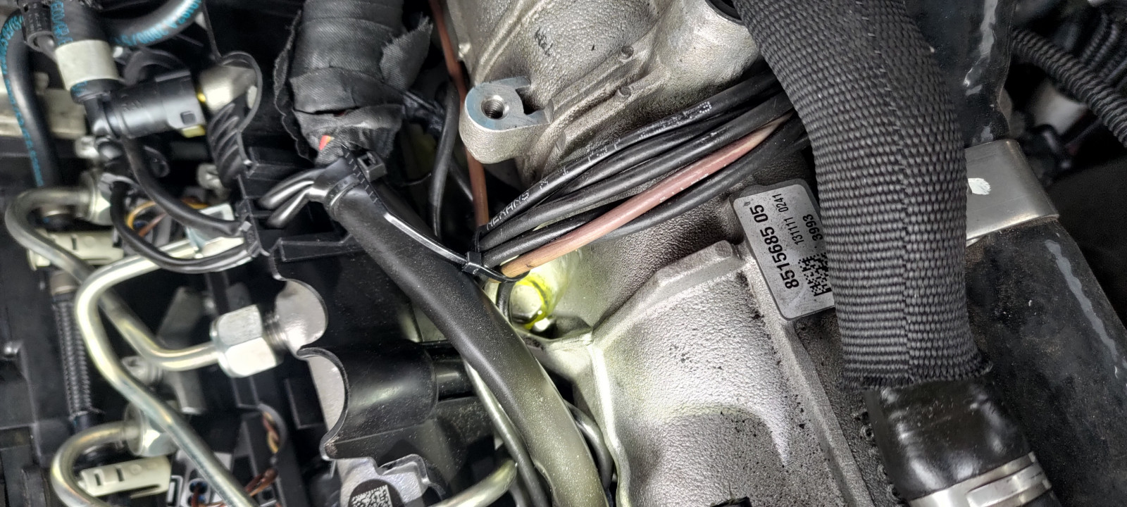 Diesel auf dem Ventildeckel