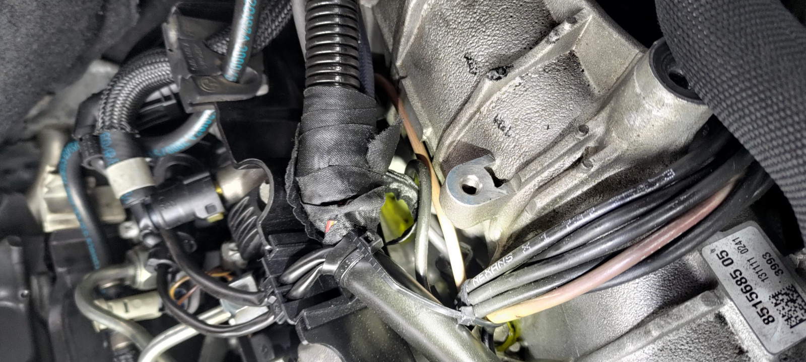 Diesel auf dem Ventildeckel