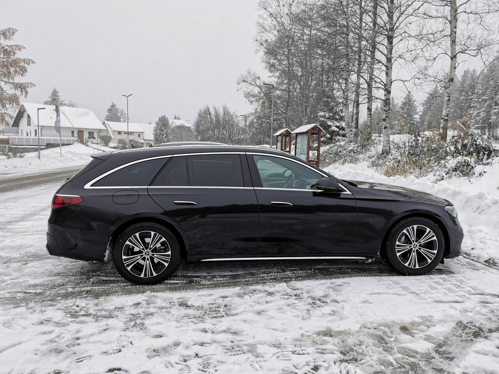 Freude und Begeisterung: Beifall und Bewunderung für die neue E-Klasse der Baureihe 214