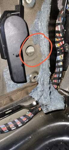 wasser-im-fu-raum-peugeot-206-yofr