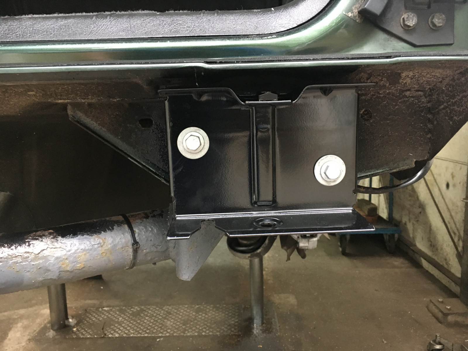 Abbau der hinteren Stoßstange beim V 70 I Kombi