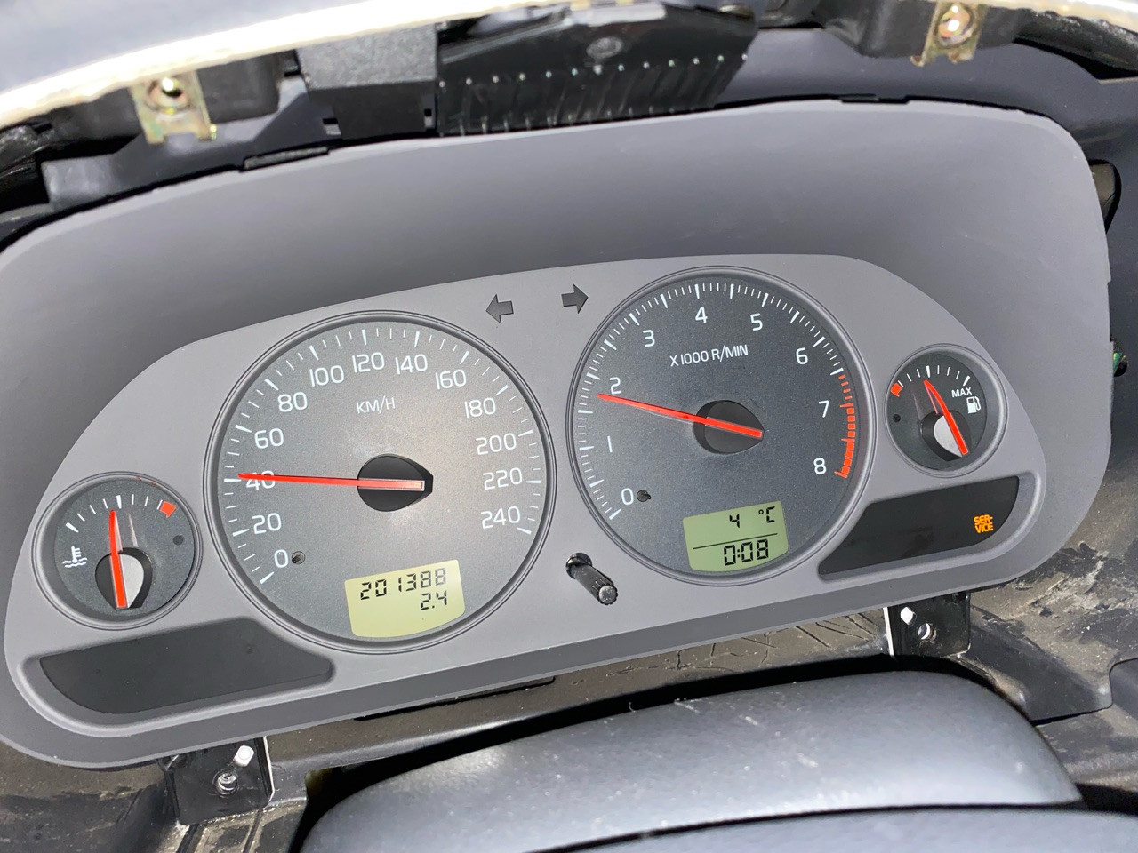 Tacho und Tankanzeige gehen manchmal nicht