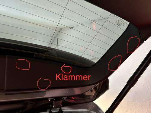 Dann vorsichtig die Abdeckung rechte abnehmen..jpg