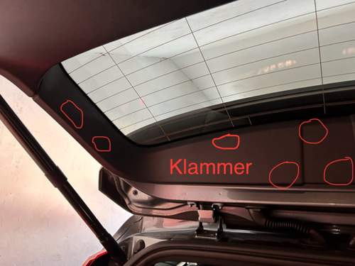 Danach die linke Abdeckung vorsichtig abnehmen..jpg