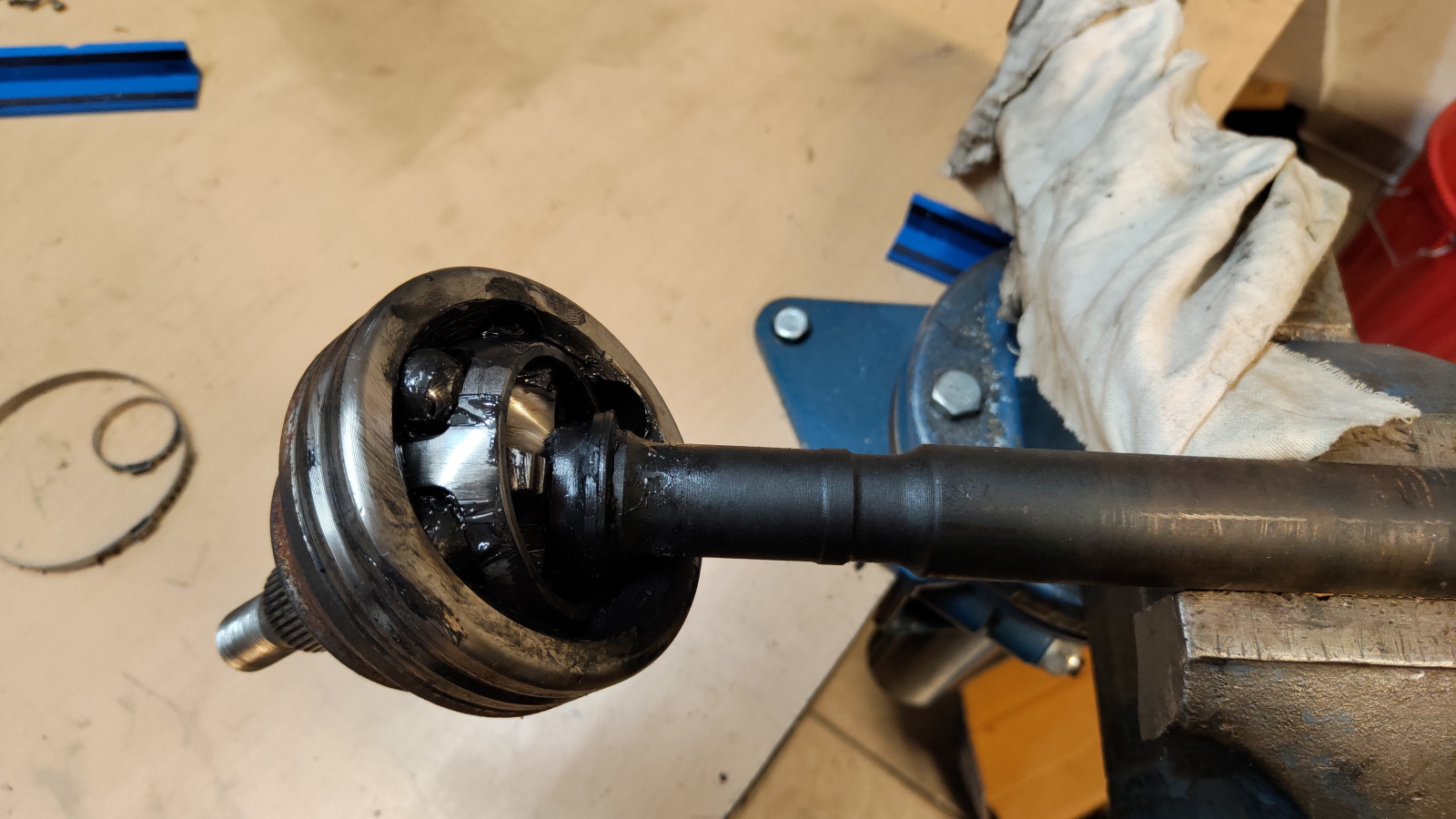 Außengelenk Antriebswelle weil nicht runter