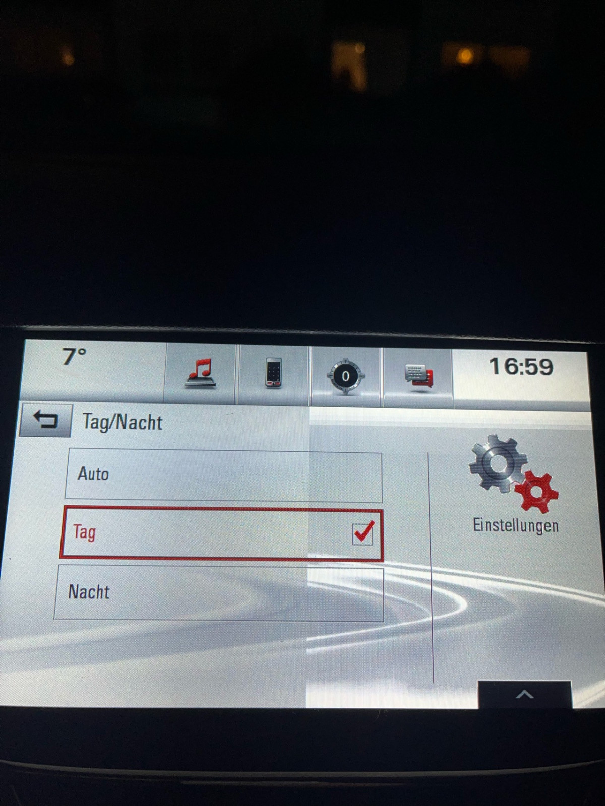 Display flackert eine Zeit lang, anschließend anderer Defekt