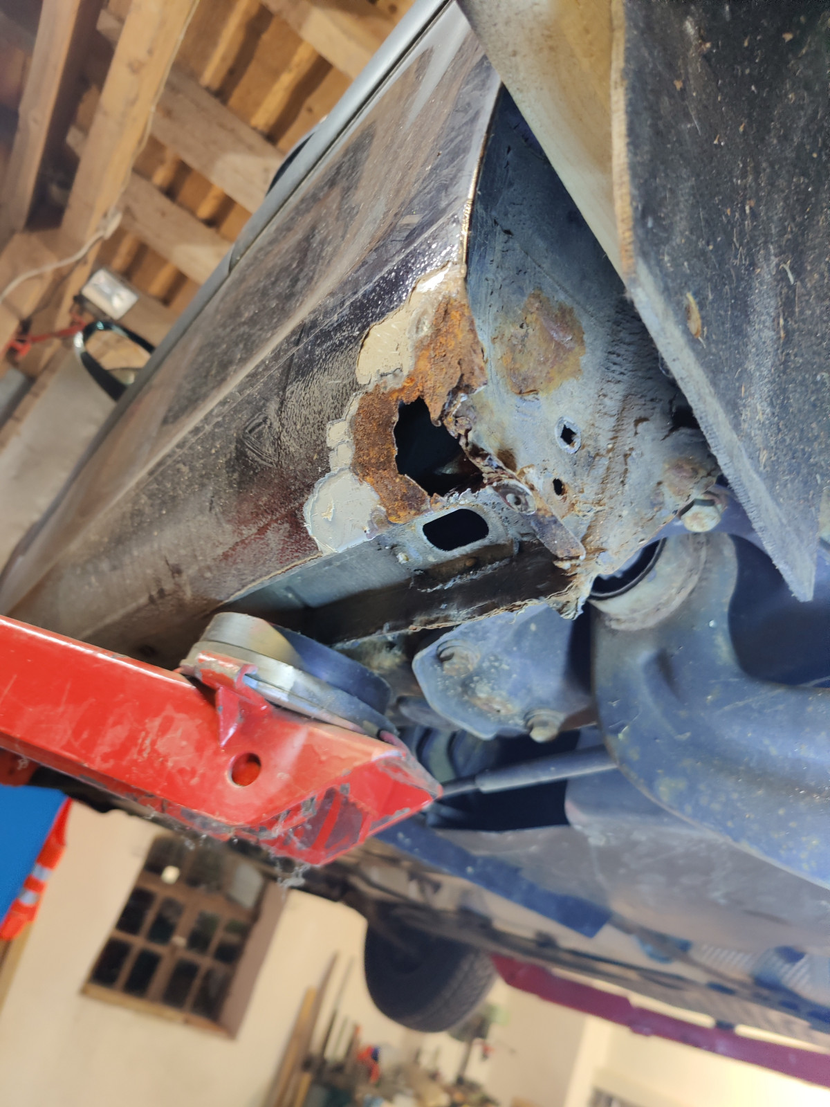 Schweller durchgerostet, Dämmung?