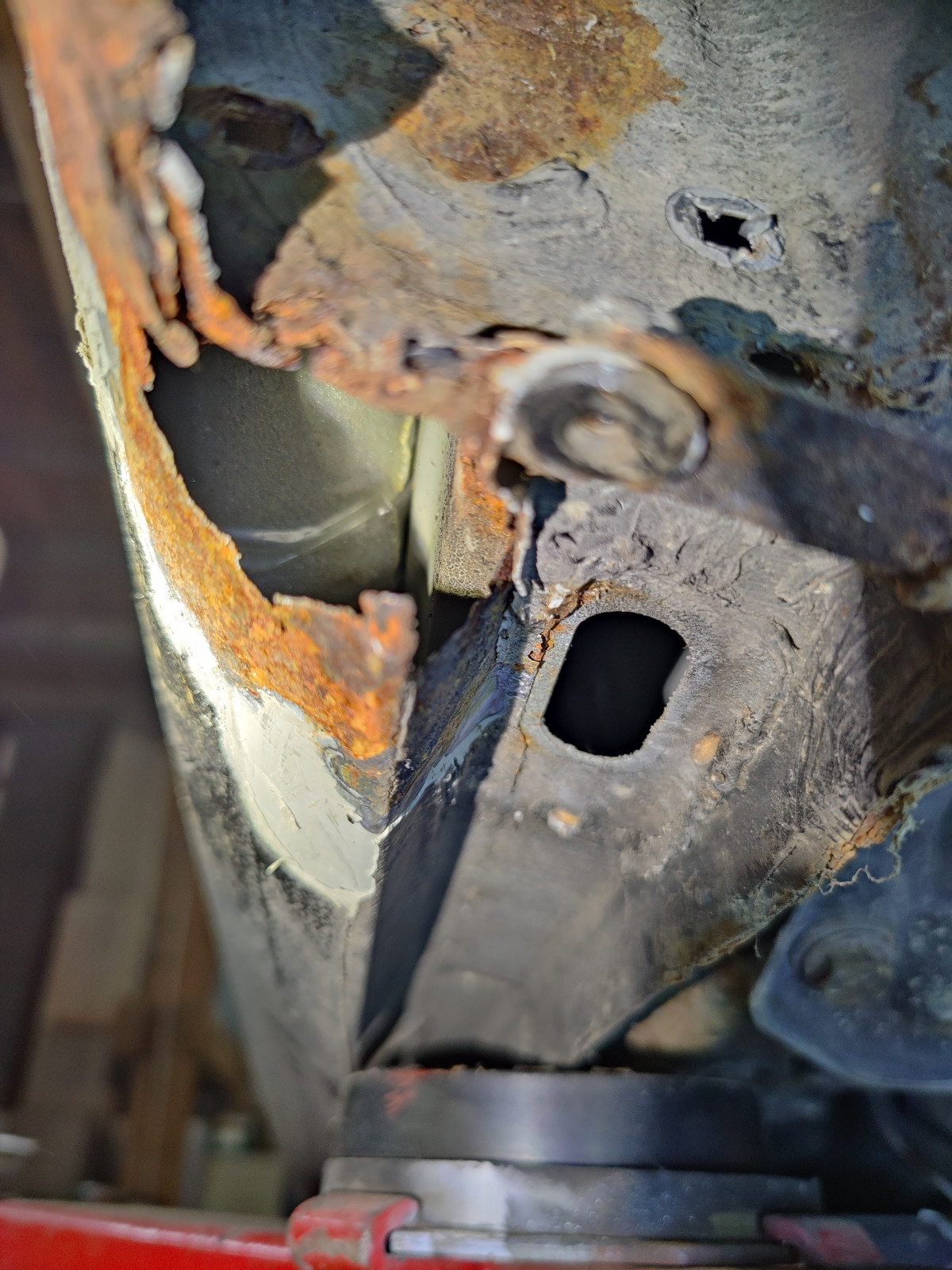 Schweller durchgerostet, Dämmung?