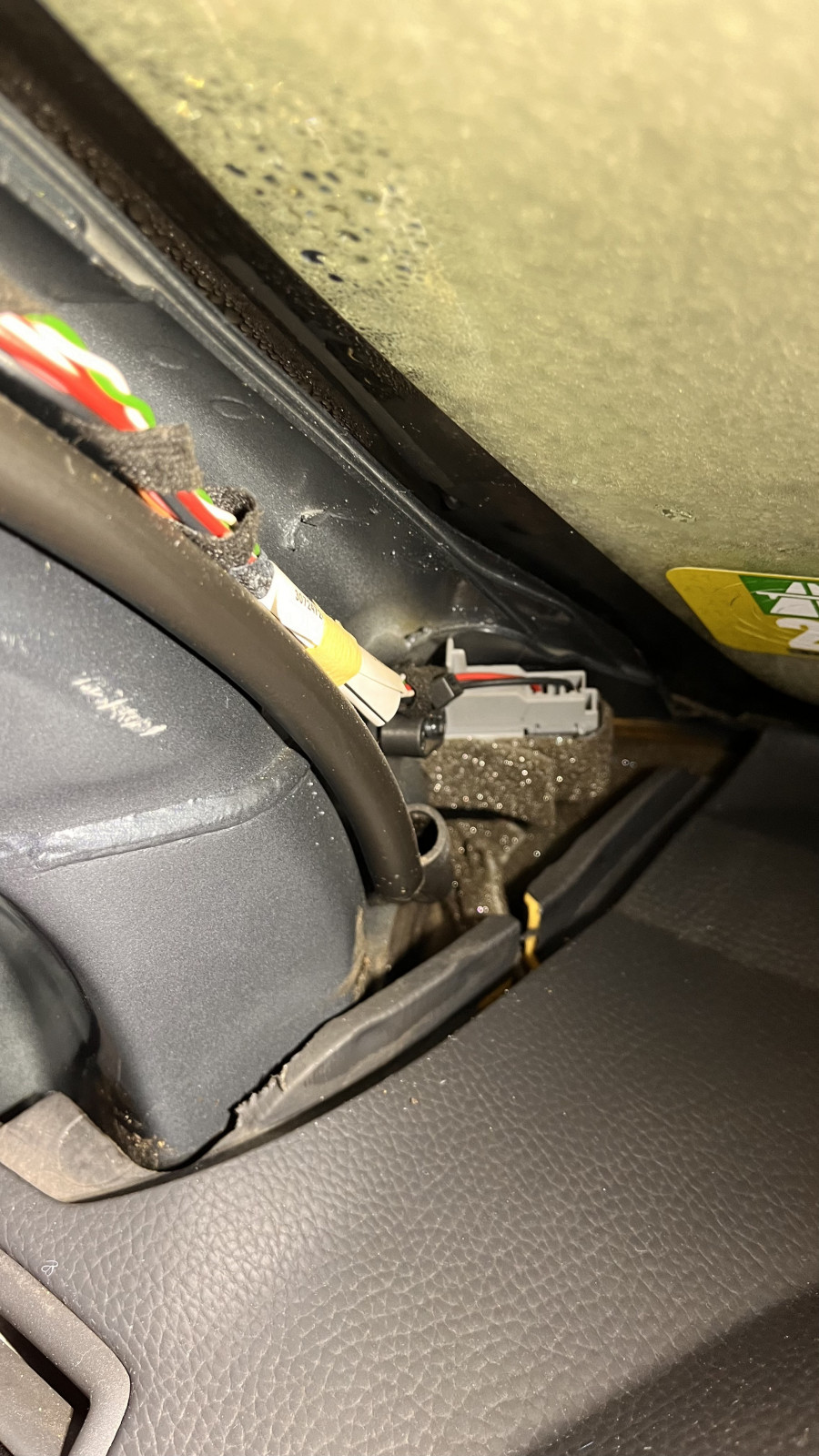 Ursache für Feuchtigkeit - Nässe im XC90