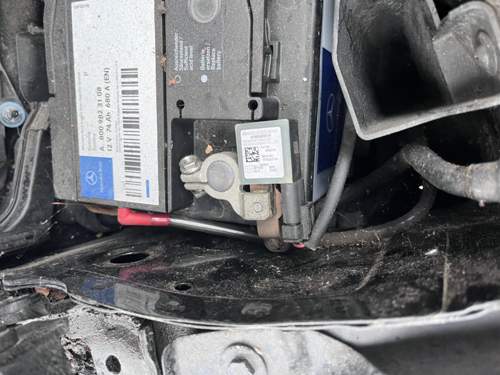 Minus Pol mit Sensorstecker