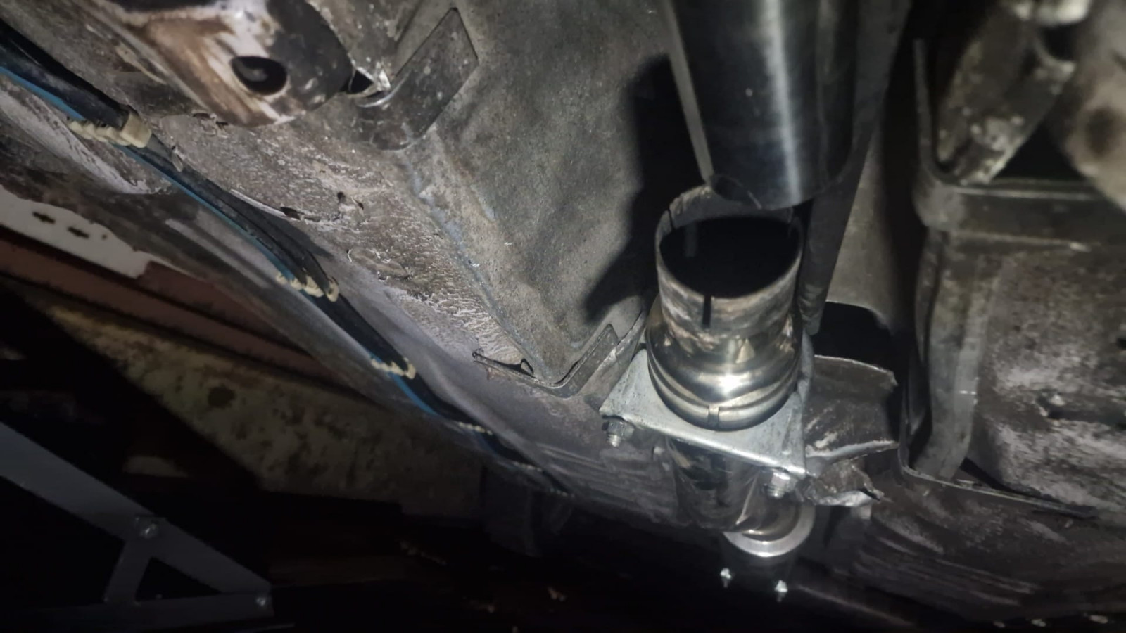 Polo 86c Motorhalter schief oder doch Krümmer?