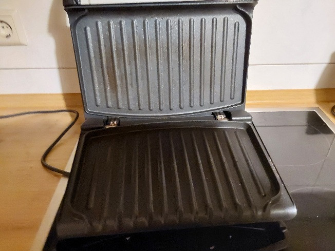 Zippos, Bikermesser, Lagerfeuer in Zeiten der E-Moppeds.