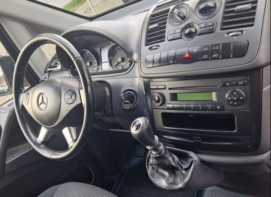 Vito 639 Bj. 2013 Radio Wechsel und Tasten Kombiinstrument