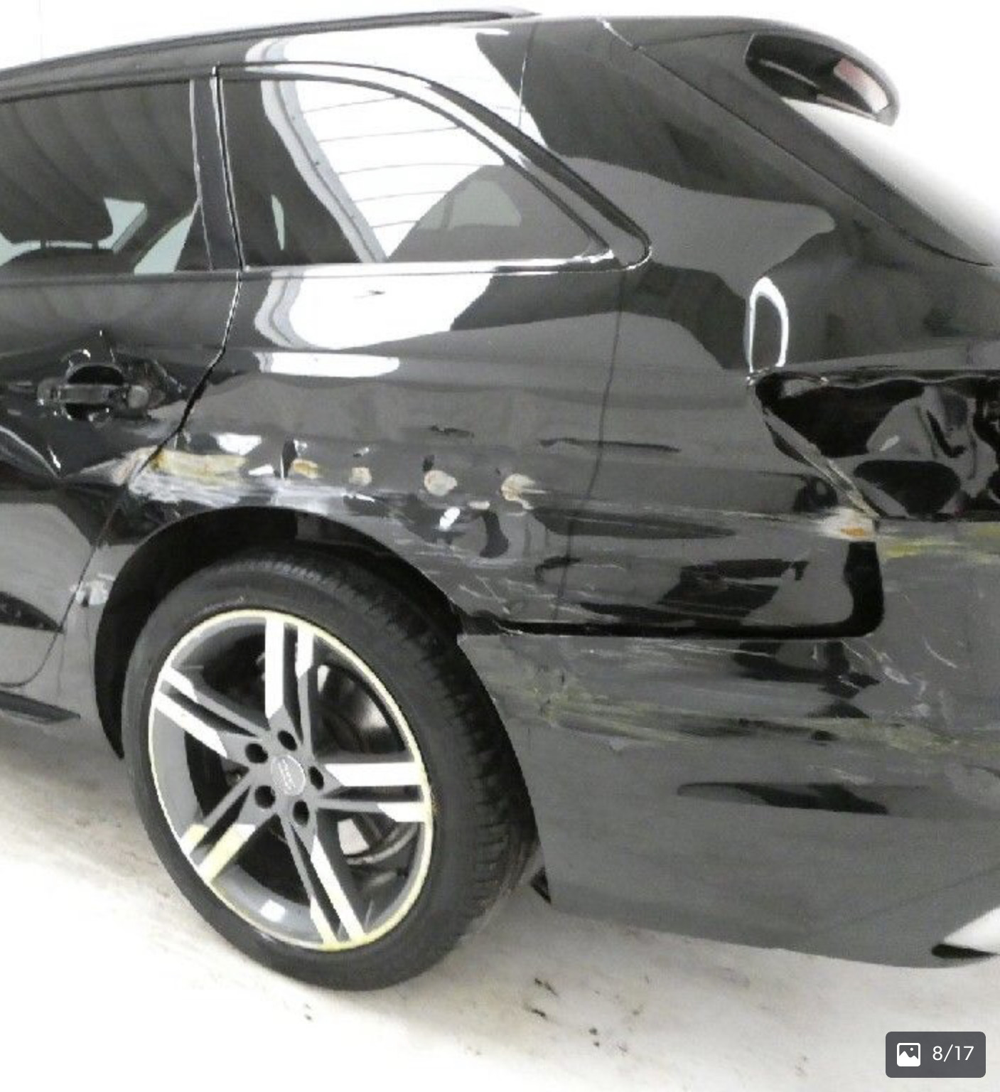 An die Karosseriebauer was kostet es ca solch einen Schaden auszudellen?