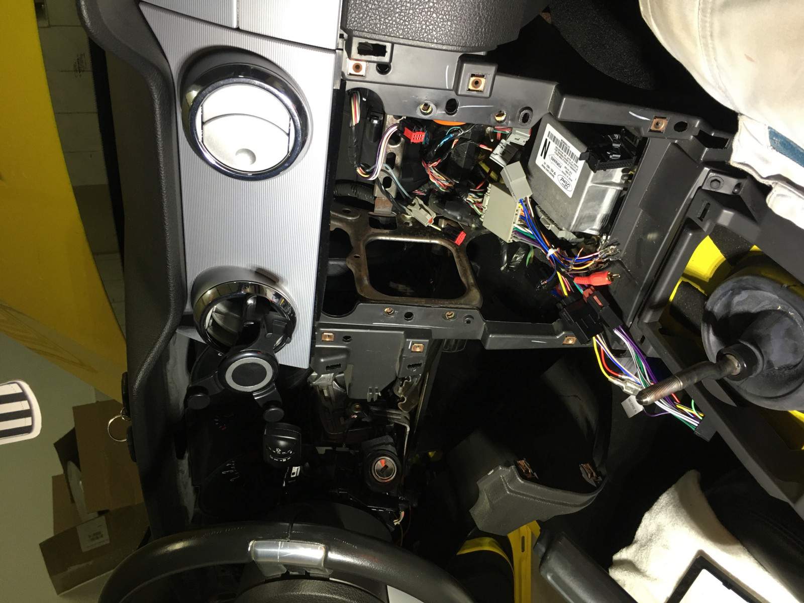 Mustang 2005 Shaker 1000 Radio umbau