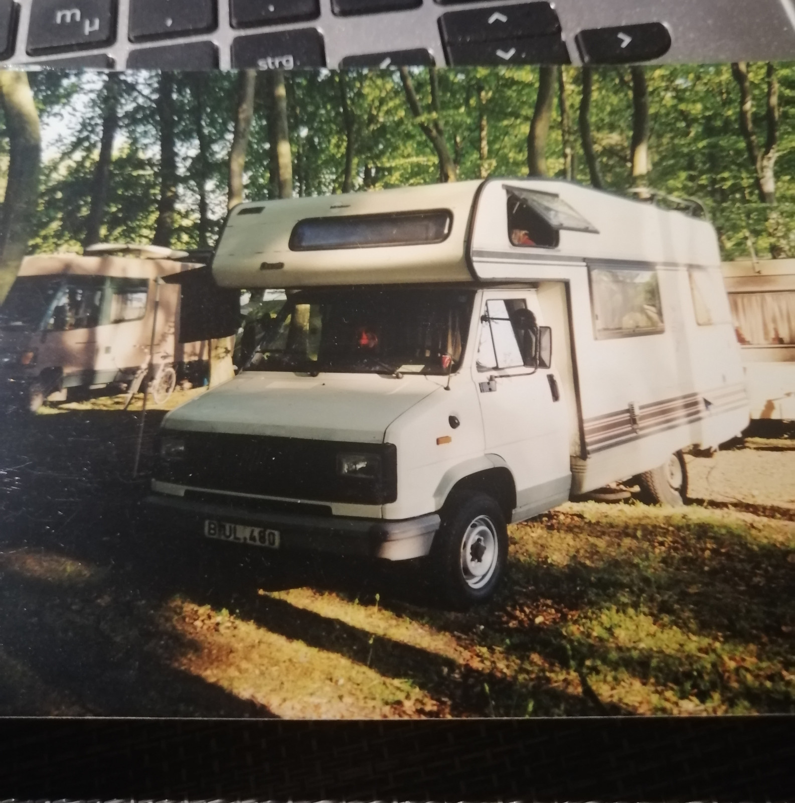 Der Schrottplatz - Spiegelsymmetrisch des Showrooms