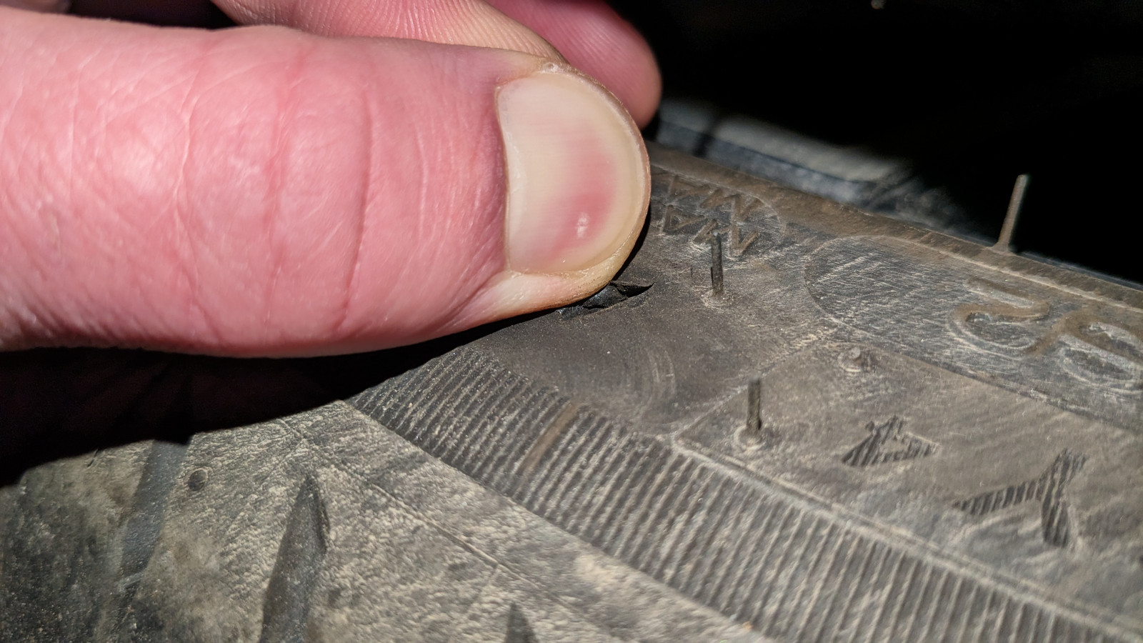 Beurteilung Reifenschaden an der Reifenflanke