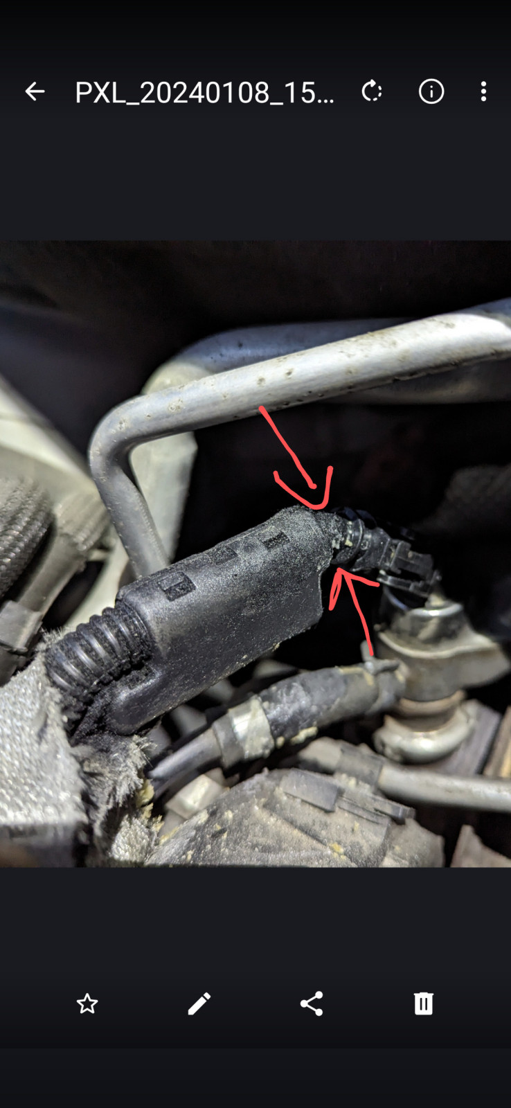 Was ist das? (Schaum im Motorraum)