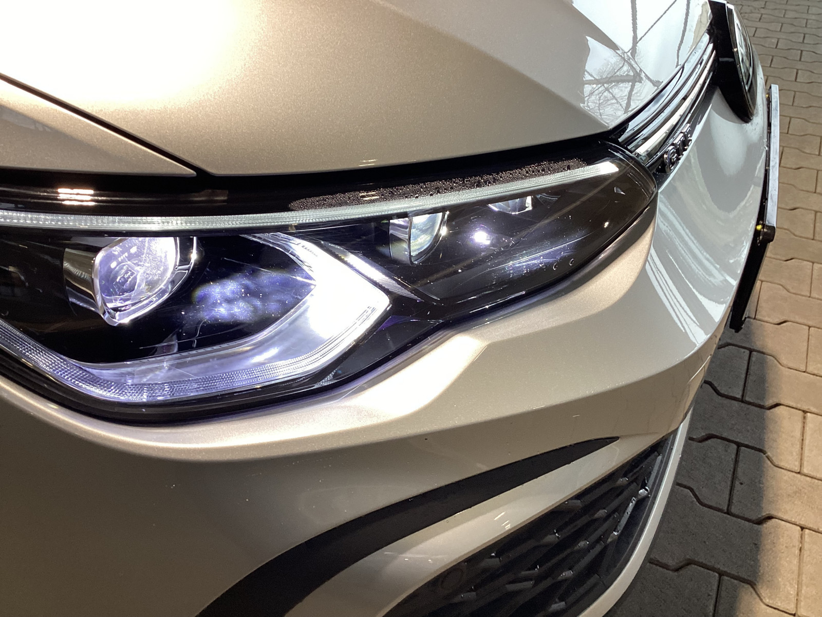 Scheinwerfer innen beschlagen / - Tropfenbildung